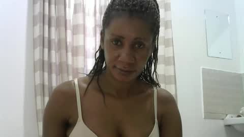 Snapshot of wakanda_goddess chatting on February 5, 6:13 am wakanda_goddess online show from February 5, 6:13 am