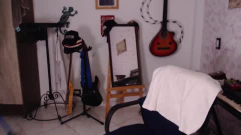 Snapshot of wake_and_bakee chatting on February 2, 11:14 pm John online show from February 2, 11:14 pm