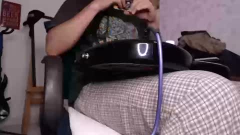 Snapshot of wake_and_bakee chatting on March 18, 1:09 am John online show from March 18, 1:09 am