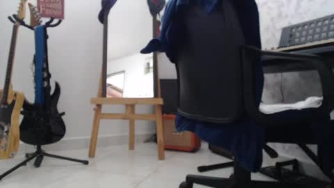Snapshot of wake_and_bakee chatting on April 4, 8:06 pm John online show from April 4, 8:06 pm