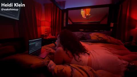 Snapshot of wakehimup chatting on November 5, 6:35 am wakehimup online show from November 5, 6:35 am