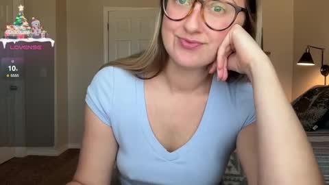 Snapshot of wanderlustjade chatting on December 19, 5:08 pm Jade  Adonis online show from December 19, 5:08 pm