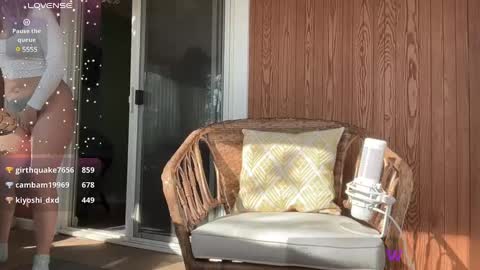 Snapshot of wanderlustjade chatting on January 3, 5:53 pm Jade  Adonis online show from January 3, 5:53 pm