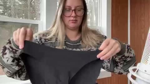 Snapshot of wanderlustjade chatting on January 7, 5:31 pm Jade  Adonis online show from January 7, 5:31 pm