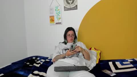 Snapshot of waningrosee chatting on November 10, 6:40 pm Waningrose Lu online show from November 10, 6:40 pm