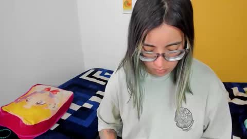 Snapshot of waningrosee chatting on December 2, 1:50 pm Waningrose Lu online show from December 2, 1:50 pm