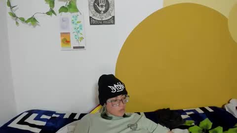 Snapshot of waningrosee chatting on December 3, 1:57 am Waningrose Lu online show from December 3, 1:57 am