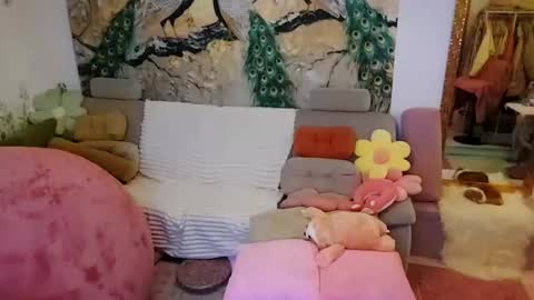 Snapshot of wannafeelitall chatting on November 10, 6:18 pm Emilia inst online show from November 10, 6:18 pm