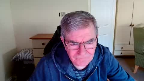 wanttobefree90 online show from April 7, 4:18 pm