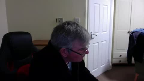 wanttobefree90 online show from April 17, 7:39 pm