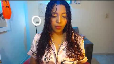 Snapshot of warisgoddes chatting on April 6, 11:00 am EMILY online show from April 6, 11:00 am
