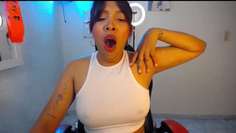 Snapshot of warisgoddes chatting on April 10, 8:52 am EMILY online show from April 10, 8:52 am