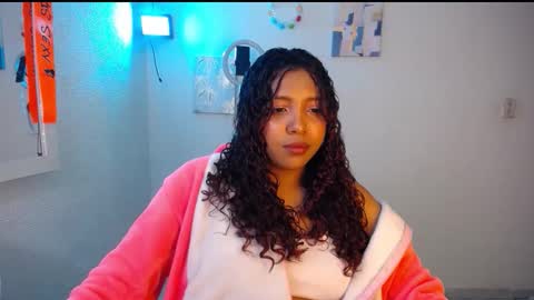 Snapshot of warisgoddes chatting on April 13, 1:11 am EMILY online show from April 13, 1:11 am