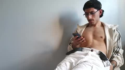 Snapshot of waseiiii chatting on April 25, 4:48 pm waseiiii online show from April 25, 4:48 pm
