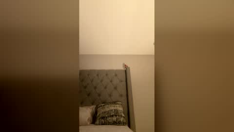 wasiancutie online show from February 8, 9:23 am