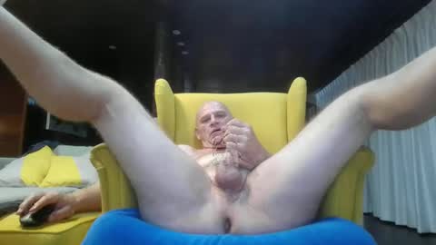 Snapshot of watchingnow1 chatting on December 13, 6:59 pm watchingnow1 online show from December 13, 6:59 pm