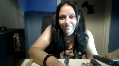 Snapshot of waywardqueen chatting on October 2, 7:26 am waywardqueen online show from October 2, 7:26 am