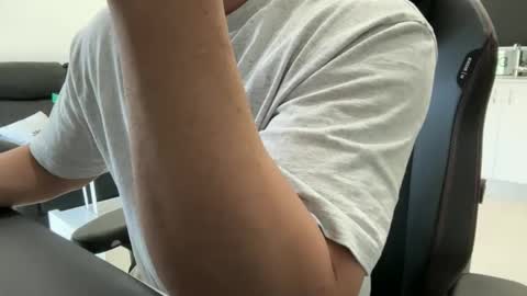 Weapon X online show from November 5, 3:50 am