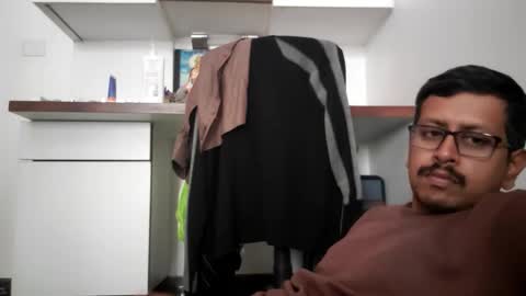 sexyguy online show from February 16, 5:47 am