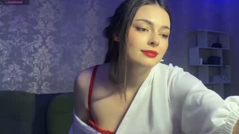 Snapshot of weareyoursun chatting on February 25, 4:27 pm Alice online show from February 25, 4:27 pm