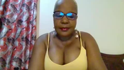 Snapshot of weaverbird25 chatting on January 10, 8:21 pm weaverbird25 online show from January 10, 8:21 pm