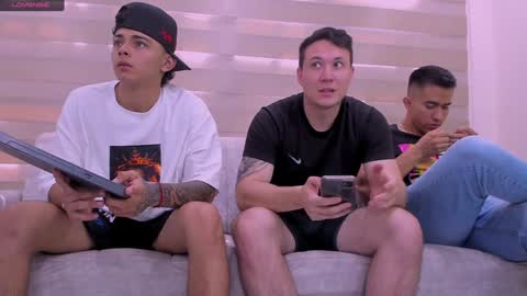 Jhonny Dick  his neighbors. online show from January 12, 4:40 pm