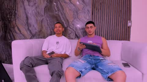 Jhonny Dick  his neighbors. online show from December 5, 1:52 pm