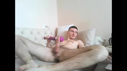 Snapshot of webcamboy98 chatting on April 26, 2:42 am webcamboy98 online show from April 26, 2:42 am