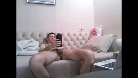 Snapshot of webcamboy98 chatting on May 8, 10:09 am webcamboy98 online show from May 8, 10:09 am