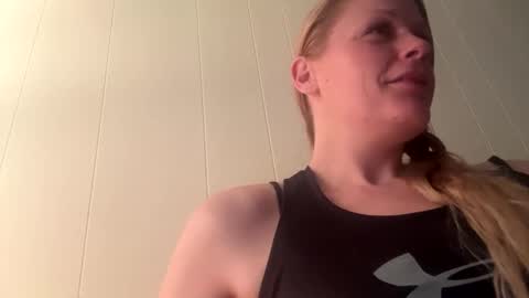 Snapshot of webcumcouple chatting on May 28, 6:05 pm HayleyJay online show from May 28, 6:05 pm