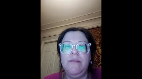 Snapshot of webgirl2 chatting on April 19, 8:22 pm Marina online show from April 19, 8:22 pm