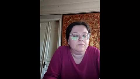 Snapshot of webgirl2 chatting on May 6, 4:01 pm Marina online show from May 6, 4:01 pm