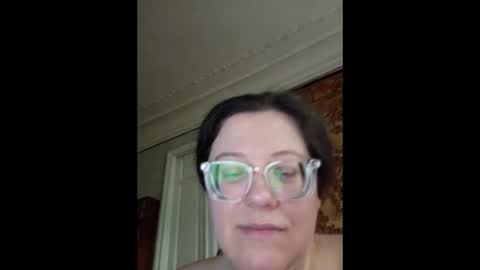Snapshot of webgirl2 chatting on May 19, 4:02 pm Marina online show from May 19, 4:02 pm
