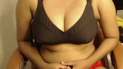 mina online show from April 18, 8:09 pm