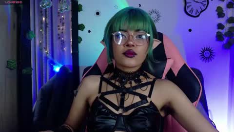 weed420moni online show from June 17, 7:55 am