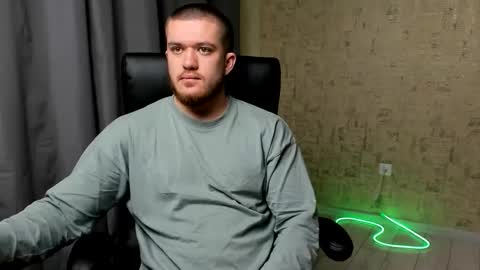 Snapshot of well_boy_ chatting on January 9, 4:48 am well_boy_ online show from January 9, 4:48 am