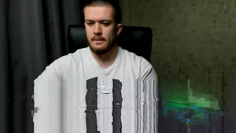 Snapshot of well_boy_ chatting on January 9, 5:15 pm well_boy_ online show from January 9, 5:15 pm