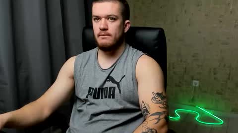 Snapshot of well_boy_ chatting on January 12, 5:34 am well_boy_ online show from January 12, 5:34 am