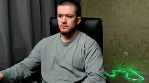 Snapshot of well_boy_ chatting on January 13, 6:29 am well_boy_ online show from January 13, 6:29 am