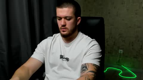 Snapshot of well_boy_ chatting on January 14, 5:07 pm well_boy_ online show from January 14, 5:07 pm