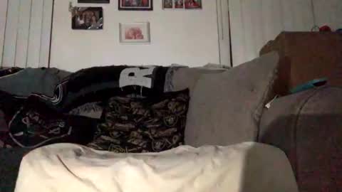 Snapshot of weloveyouej chatting on February 24, 7:50 am Eduardo online show from February 24, 7:50 am