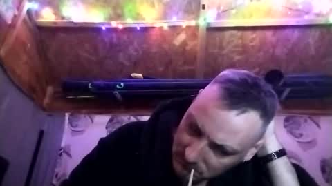 Welshdragon37 online show from December 21, 11:45 pm