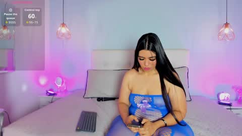 Snapshot of wendolyn_orange69_ chatting on May 25, 2:45 pm Wendolyn online show from May 25, 2:45 pm