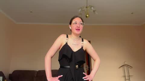Anna online show from May 26, 2:13 pm