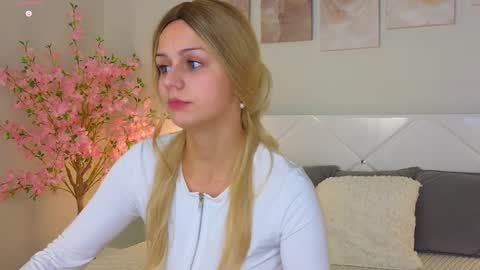 Im Wendy online show from December 10, 2:27 am