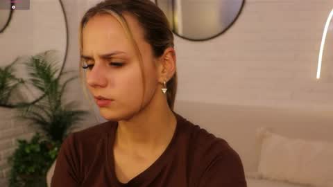 Im Wendy online show from May 26, 9:00 pm