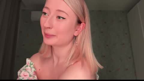 Snapshot of wendy_amber chatting on February 2, 6:06 pm Daisy online show from February 2, 6:06 pm