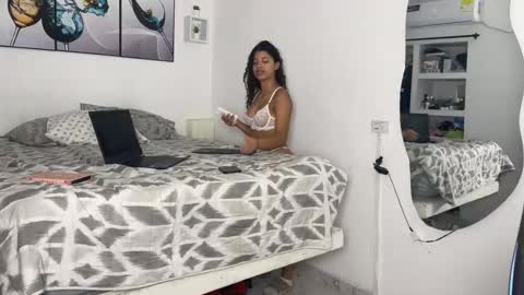 Snapshot of wendy_and_alex1712 chatting on October 17, 12:25 am Wendy Alex online show from October 17, 12:25 am