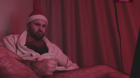 Snapshot of werewolf1988s chatting on December 24, 10:39 pm werewolf1988s online show from December 24, 10:39 pm