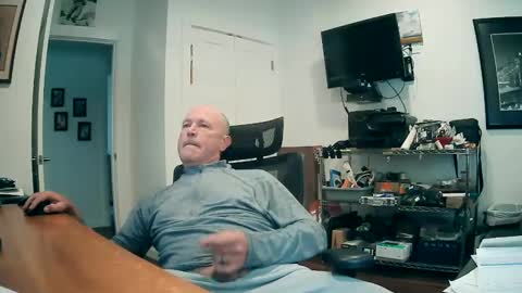 Snapshot of weseeyouwatching chatting on September 15, 4:51 pm weseeyouwatching online show from September 15, 4:51 pm